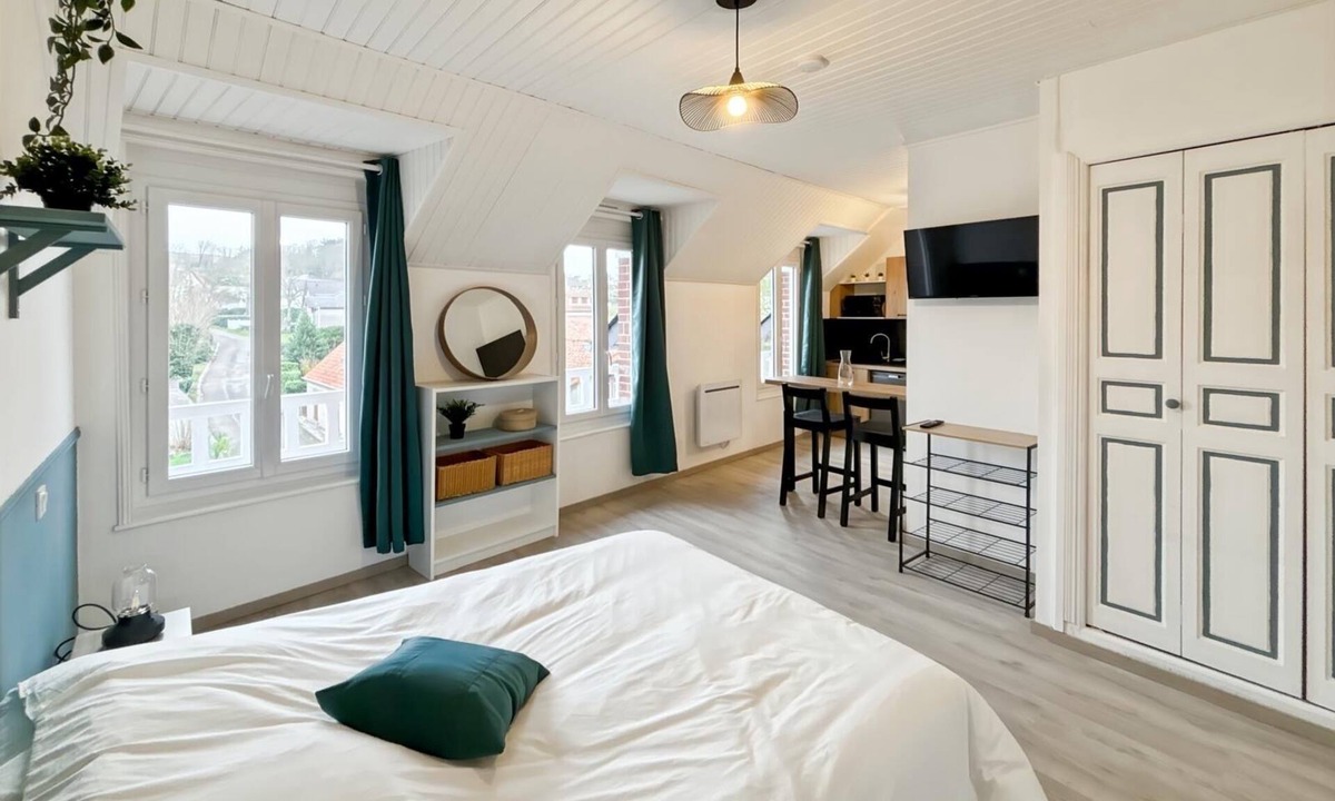 Mesnil-Val-Plage Apartment | Studio Horizon Bleu (5-minute walk from the sea)