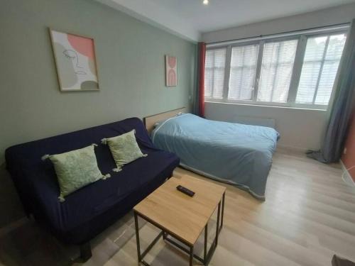 Villedieu-les-Poeles Apartment | Studio hyper centre