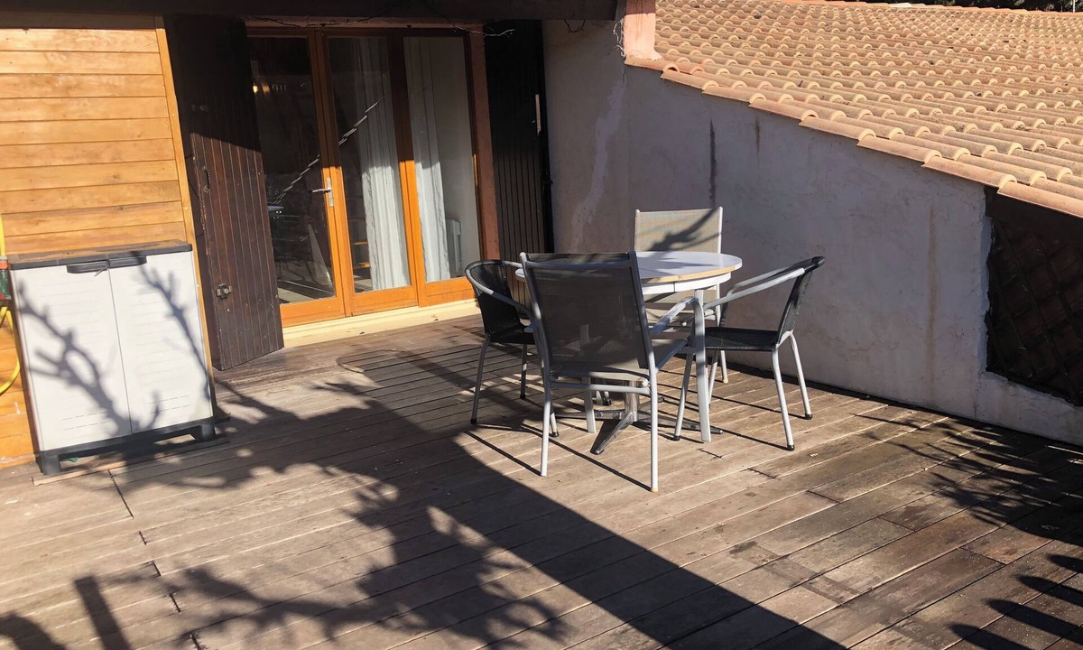 Saint-Martin-de-Bromes Apartment | Studio in Provence, 5 minutes from Gréoux les Bains.