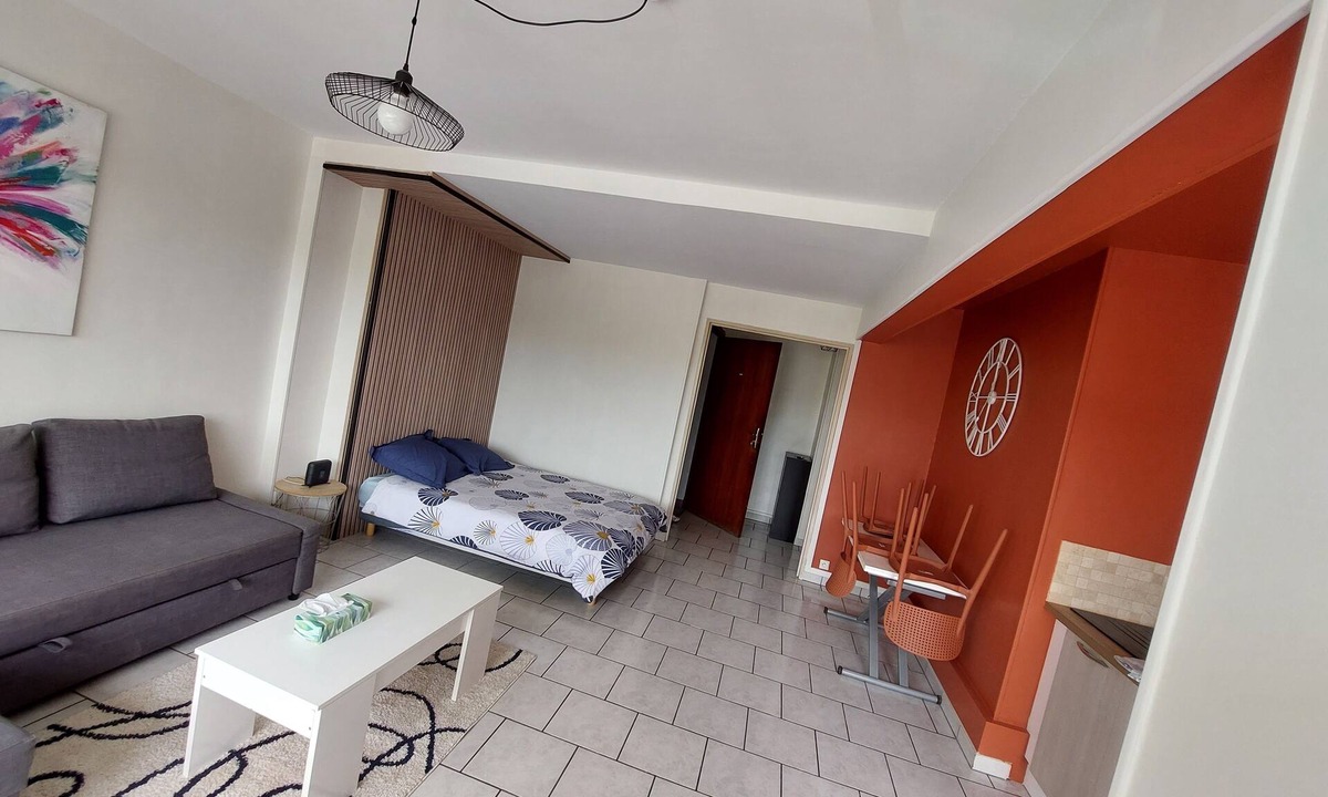 Sens Apartment | Studio ideally located