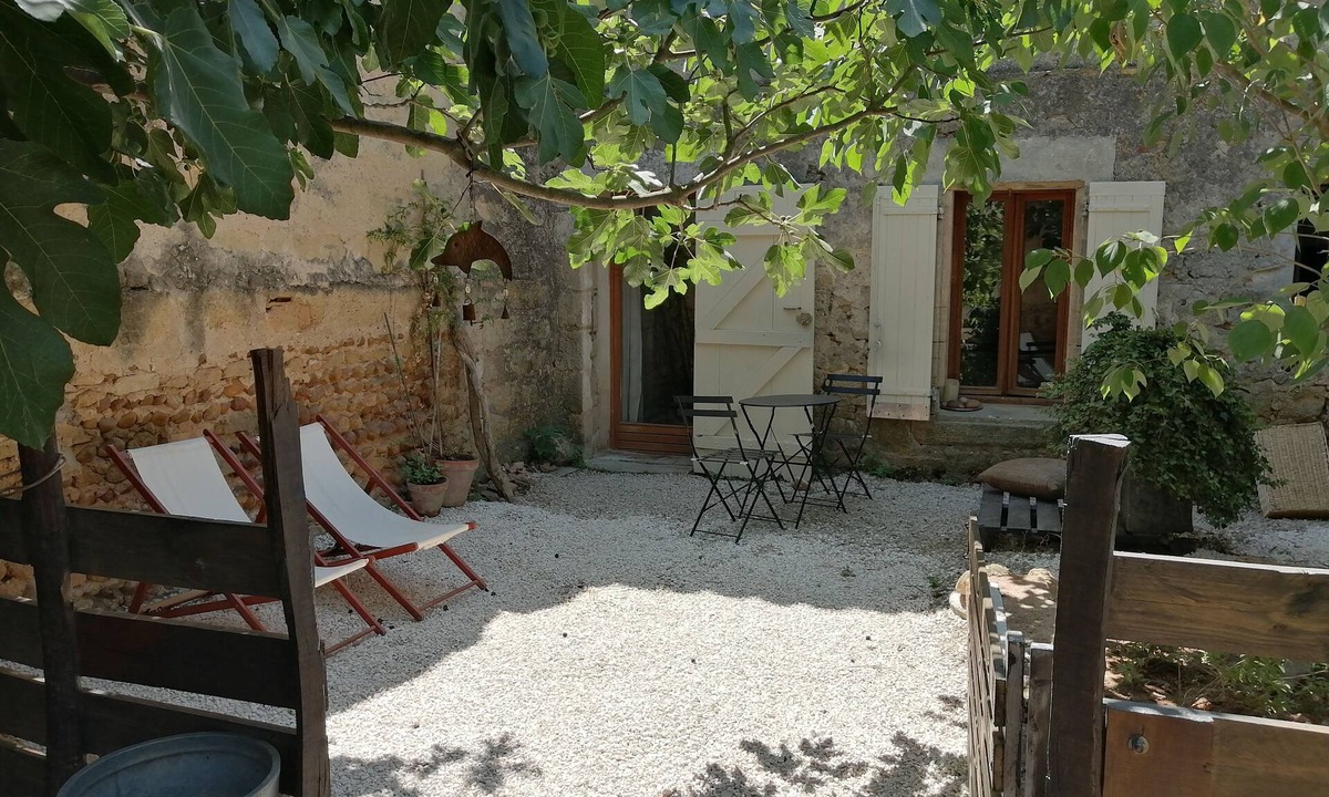 Gallician Apartment | Studio in a Camargue farmhouse
