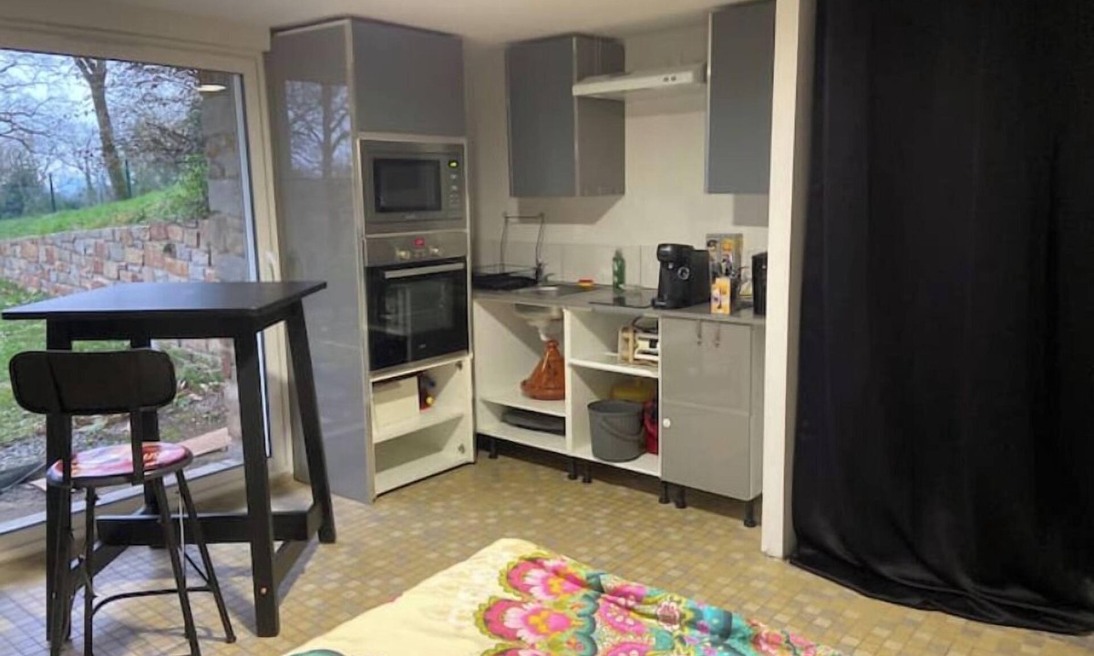 Cordemais Apartment | Studio in a country home