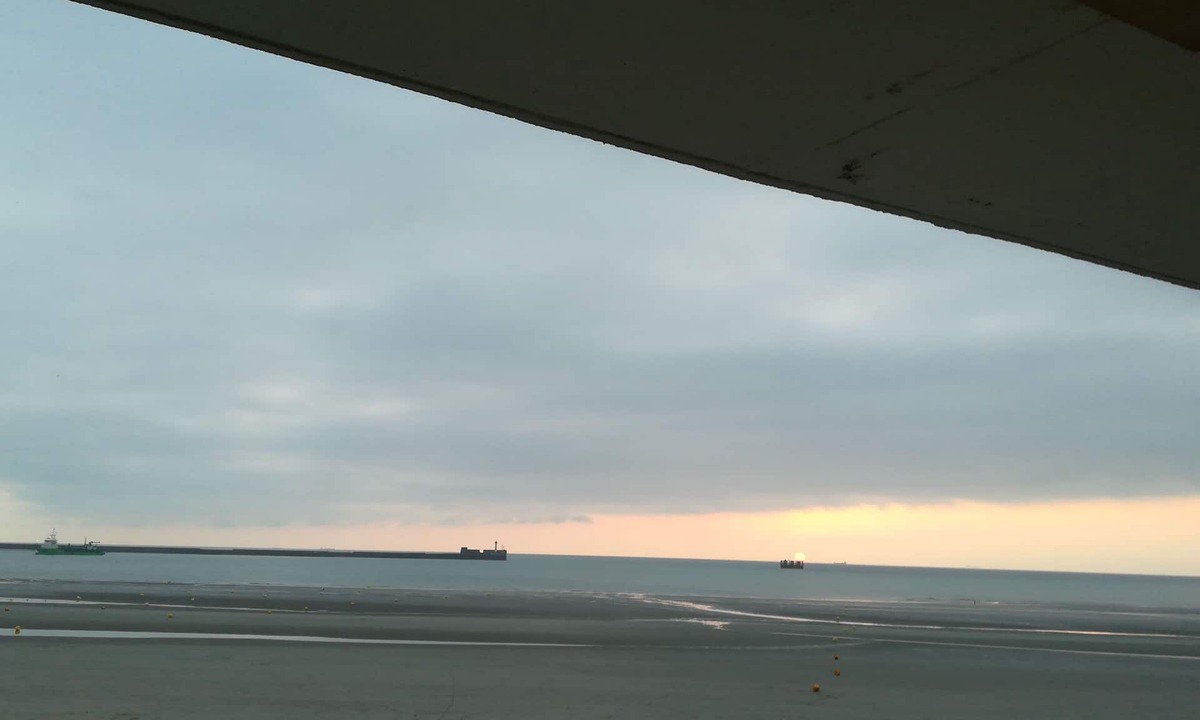 Boulogne-sur-Mer Apartment | STUDIO IN A SEA FACING RESIDENCE WITH GARDEN VIEW