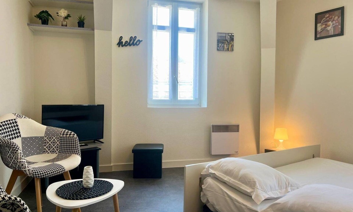 Poitiers Apartment | Studio in city center