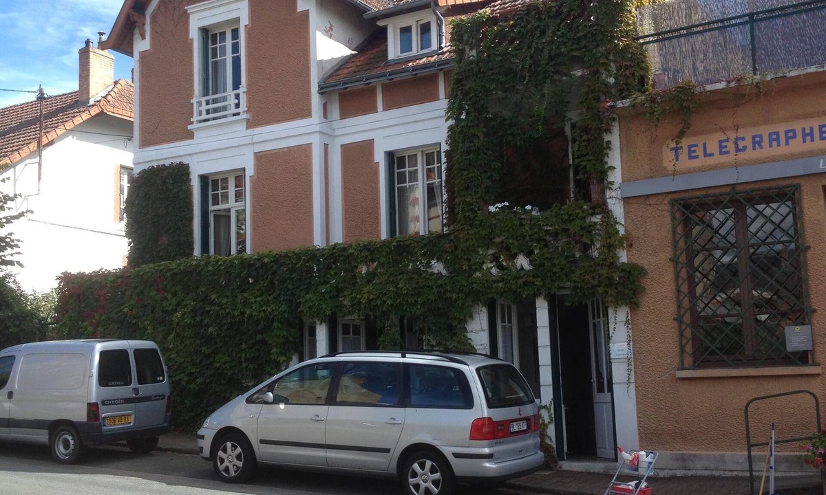 Neris-les-Bains Apartment | Studio in independent spa town with all mod cons