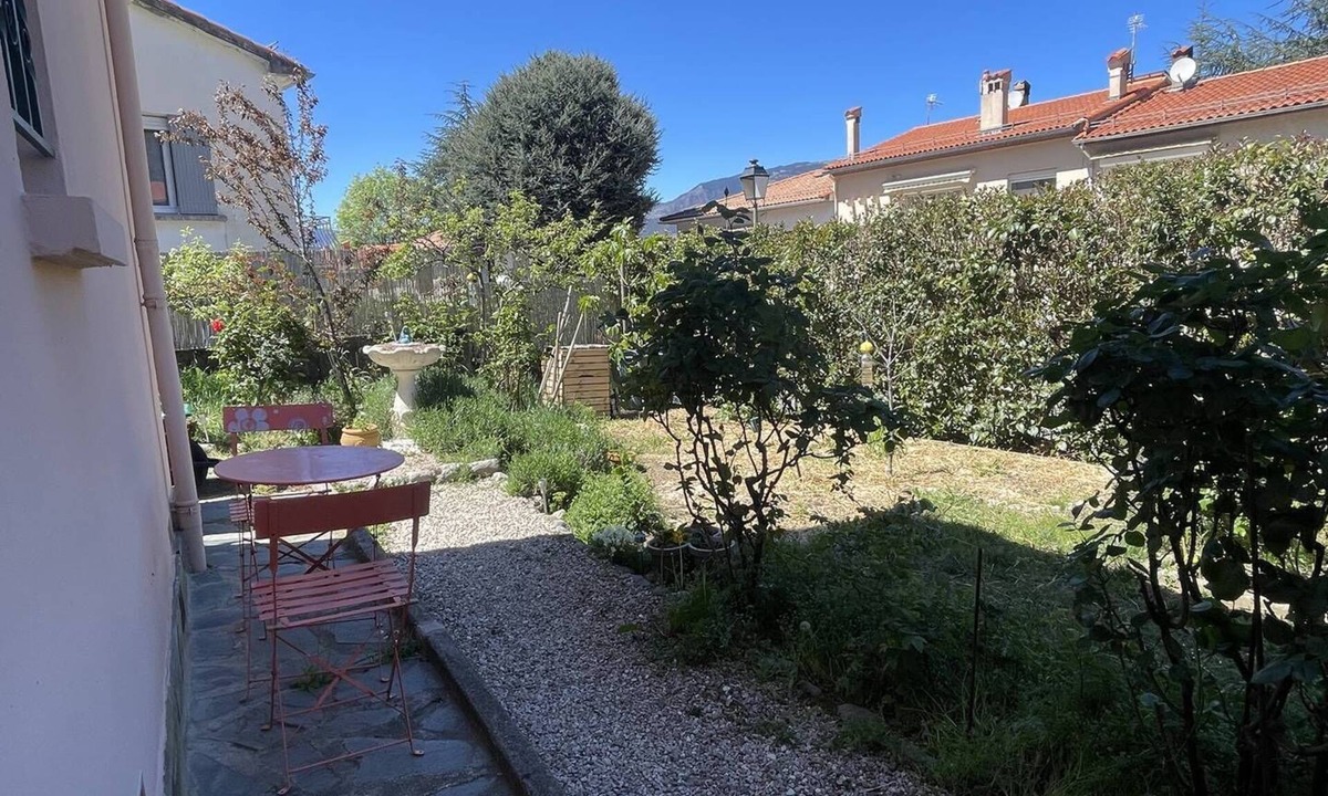 Vernet-les-Bains Apartment | Studio in residential area with garden