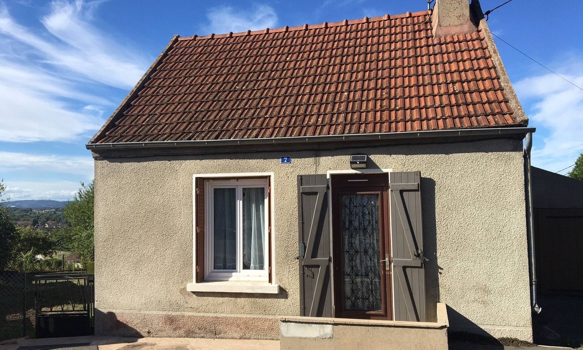 Saint-Eusebe House | Studio in Saint Eusèbe 71210