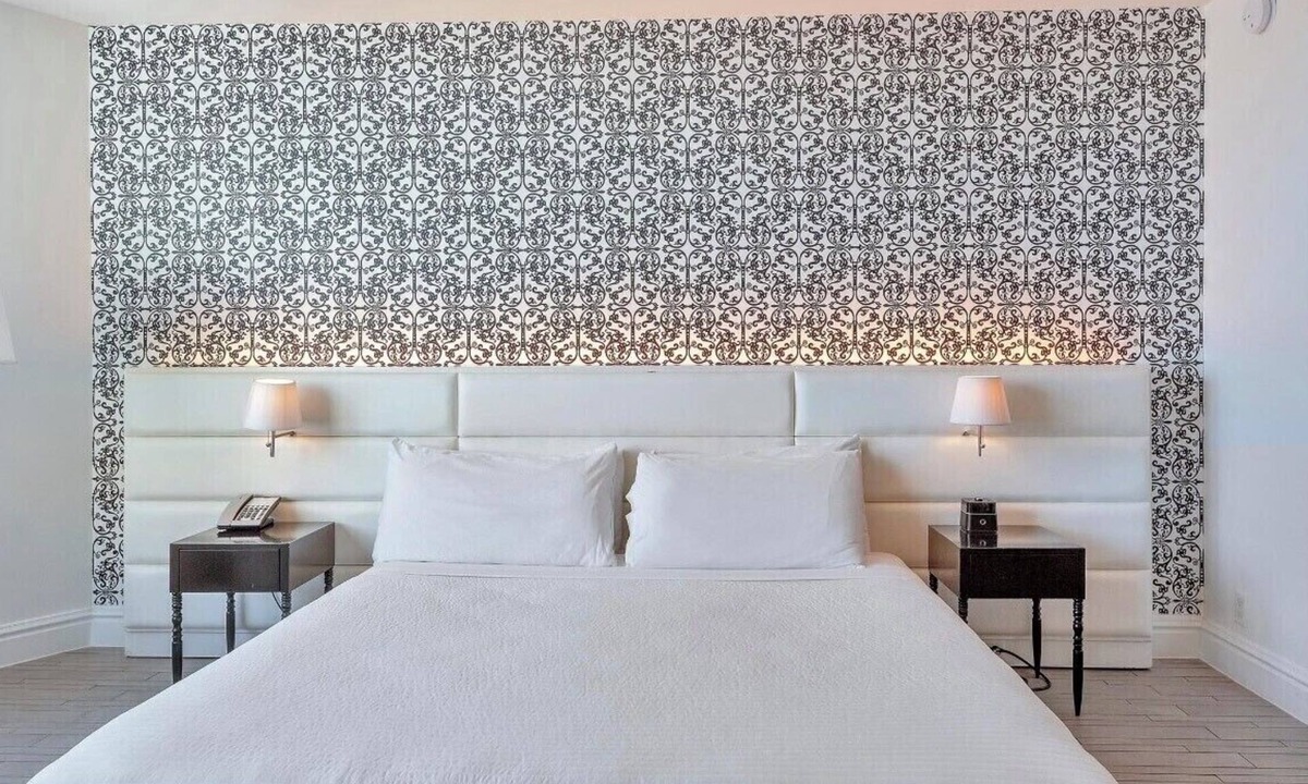West Avenue Hotel | Studio in South Beach with best Sunset s ever . BTR008203-11-2019. CND2332048.