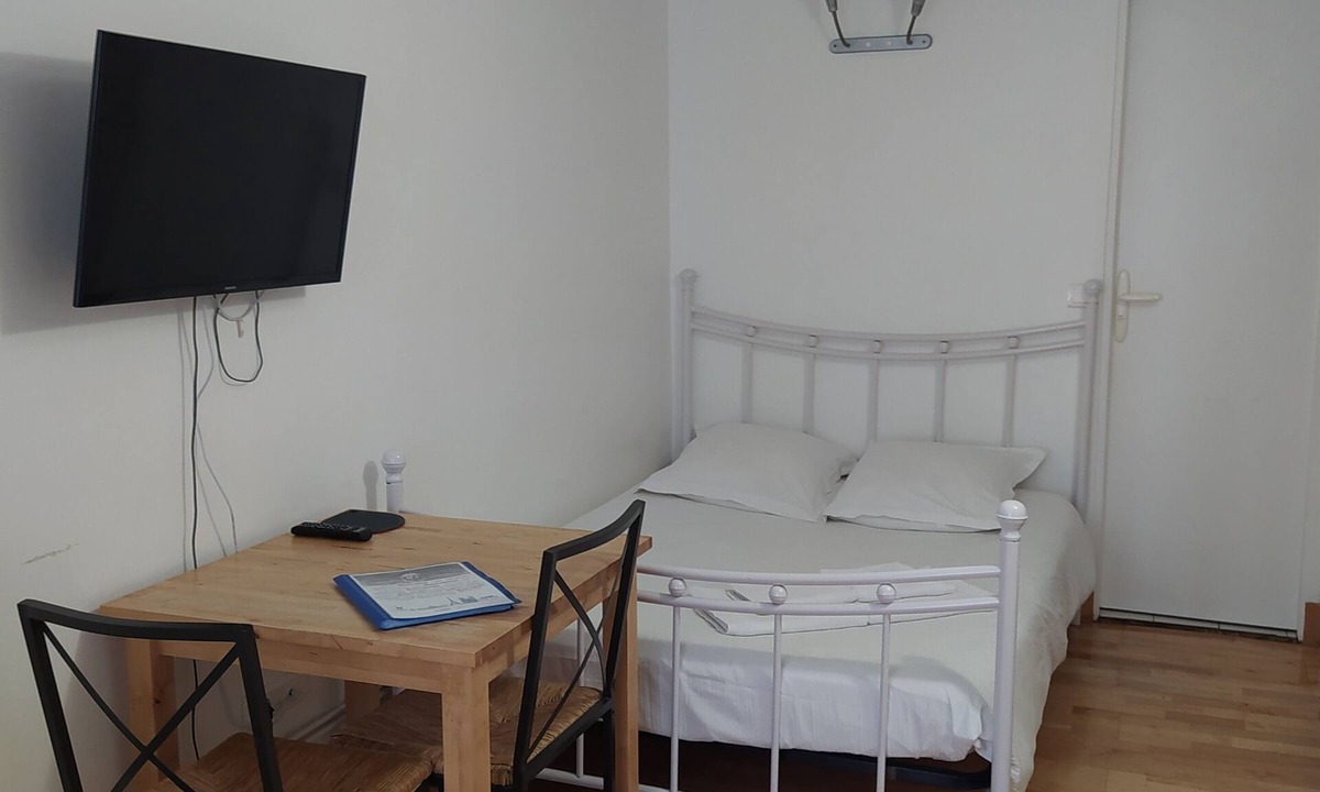 Quartier Sainte-Avoye Apartment | Studio in the Heart of Paris