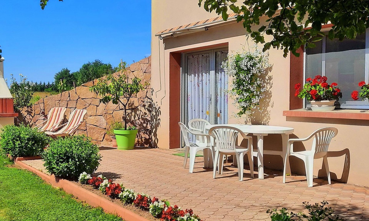 Sermange Apartment | Studio in the quiet and bright countryside