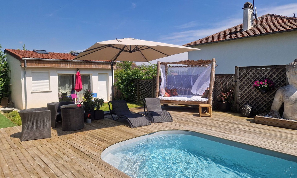 Orry-la-Ville Bed & Breakfast | Studio Indépendant Avec Jardin et Piscine Proche Gare Accès Paris Direct 19min