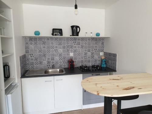 Bressuire Apartment | Studio indépendant