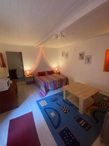 Molieres-sur-Ceze Bed & Breakfast | Studio indépendant privatif