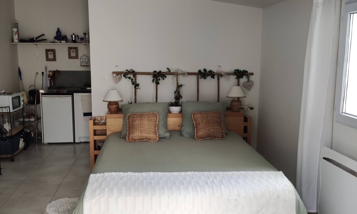 Castelnau-le-Lez Apartment | Studio ind. in villa Castelnau center, pkg free ext, near cl. du Parc.