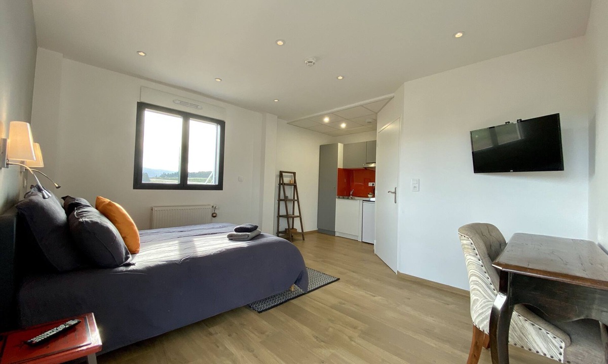 Brenoux Apartment | Studio Juan de la Cierva