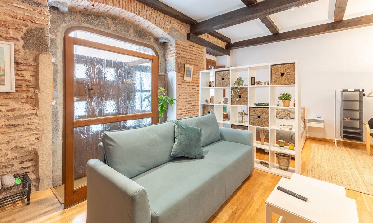 Segovia Old Town Apartment | Studio 'Judería' with Wi-Fi