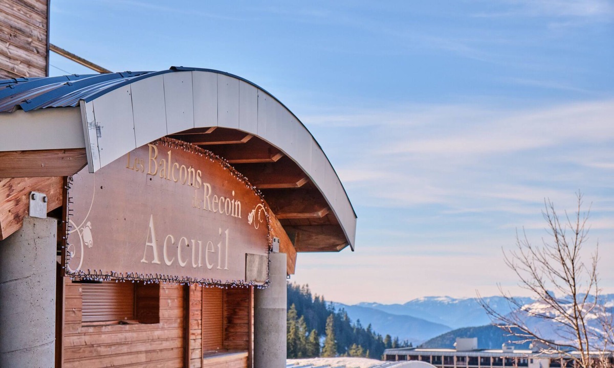 Chamrousse Apartment | Studio 'L'Oursière' with Mountain View and Balcony