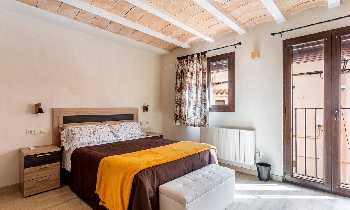 Ademuz Apartment | Studio 'La Bodega' with Wi-Fi