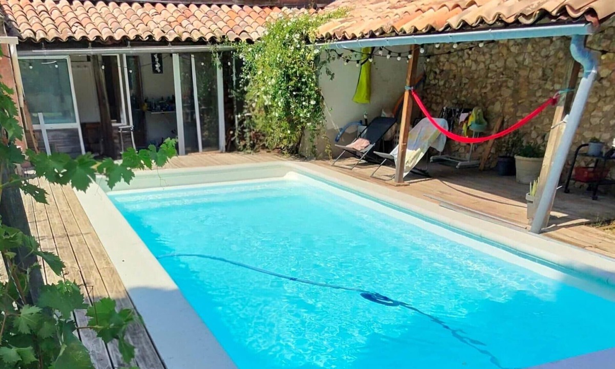 Aniane Apartment | Studio "La Farigoulette" with Shared Pool, Private Terrace and Wi-Fi