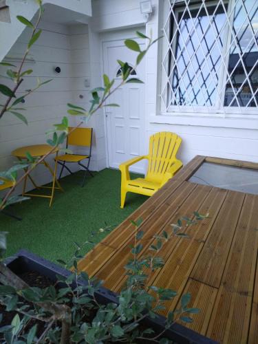 Paroisse Notre-Dame Apartment | Studio, La terrasse d'Isa