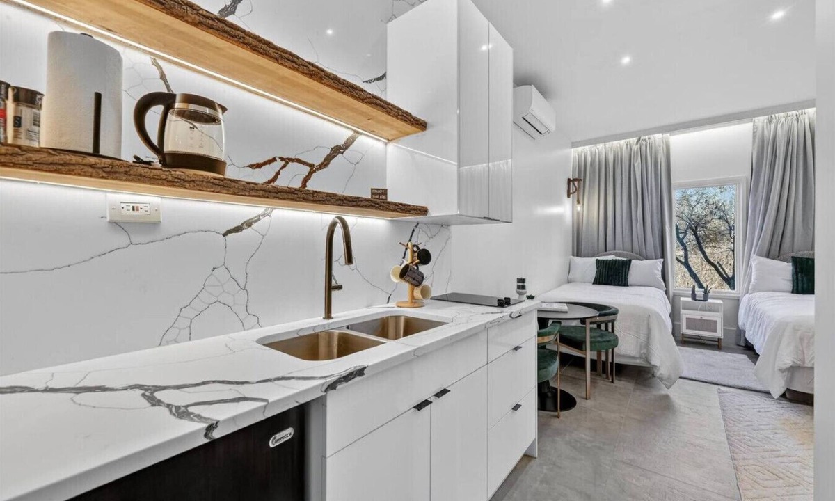 Monroe Apartment | Studio Lakeside Retreat Fast Wifi Great WFH