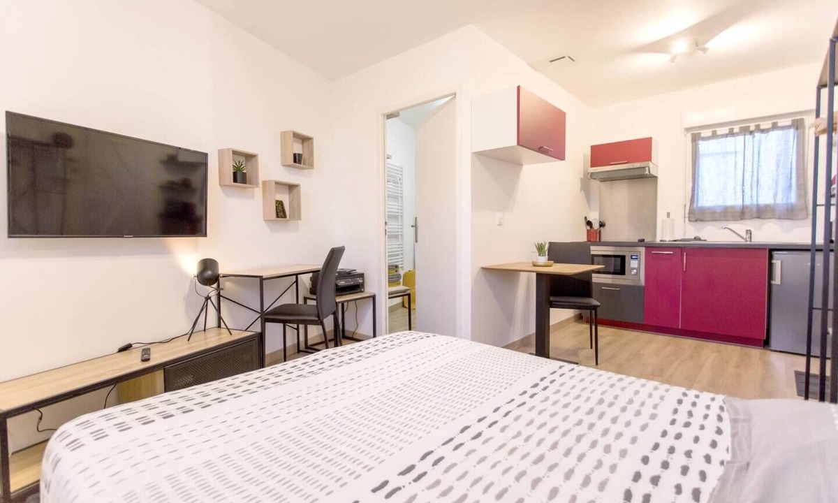 Pontchateau Apartment | Studio Le Brivet City Center ☆ Parking ☆ Terrace