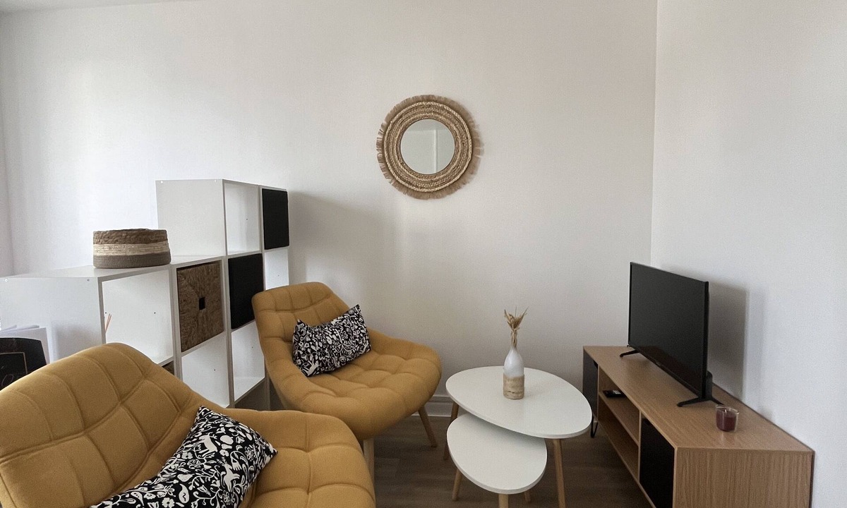 Troyes Apartment | Studio Le Cerisier