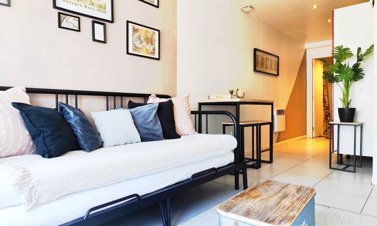 Begles Apartment | Studio Le Conti: chic and comfortable