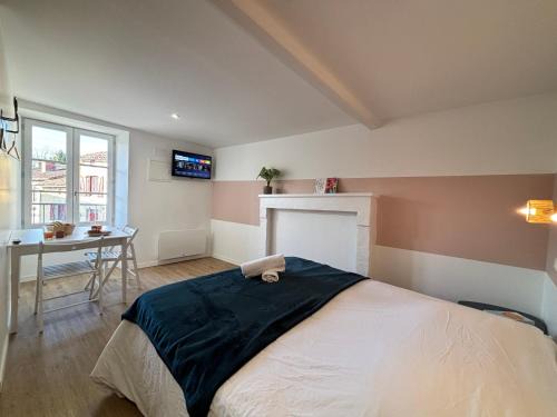 Chateau-Larcher Apartment | Studio Le Dolmen Château-Larcher Arrivée autonome
