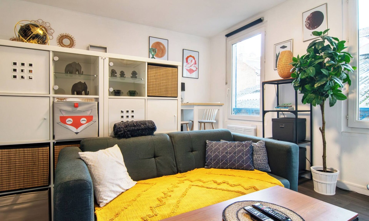 Anatole France Danton Apartment | Studio "Le Nid Douillet