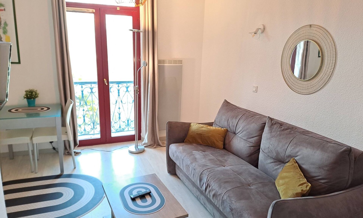 Allevard House | Studio Le Splendid 3-Star Hotel with Mountain View, Shared Garden and Wi-Fi