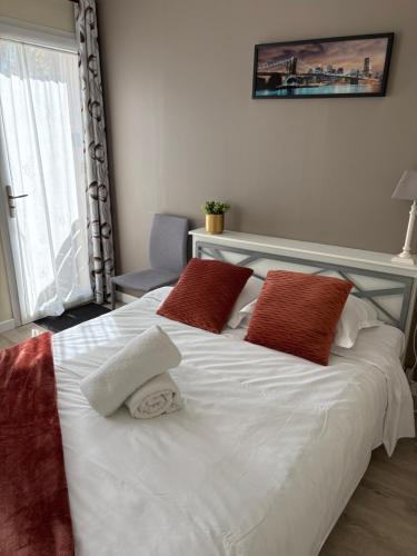 Chambretaud Apartment | Studio Le Vallon à 5 min du Puy duFou