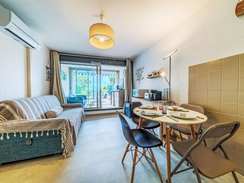 Le Grau-Du-Roi Apartment | Studio Les Floralies II-13 by Interhome