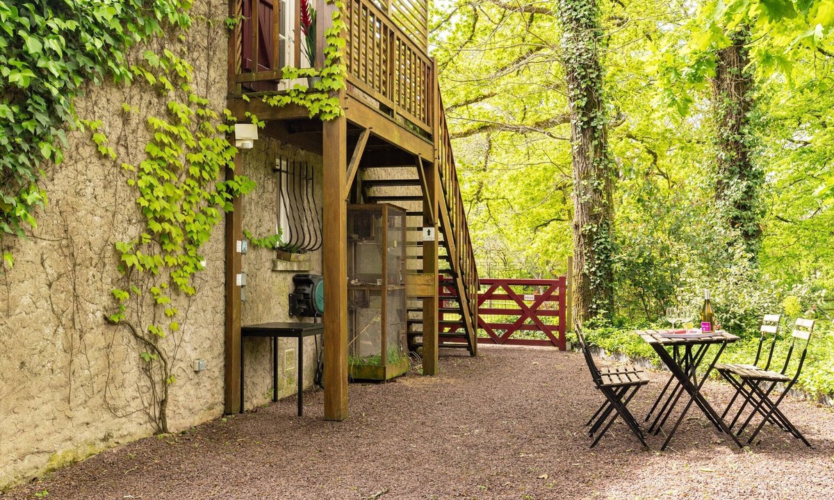 Bouaye Apartment | Studio 'Les Gîtes Du Robelier - Le Nid' with Shared Garden, Balcony, and Wi-Fi