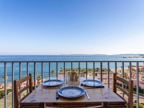 Le Lavandou Apartment | Studio Les Horizons-7 by Interhome