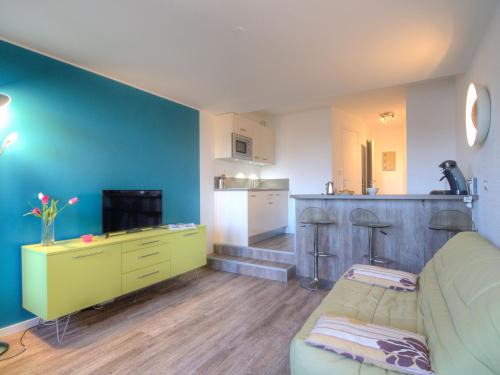 Deauville Apartment | Studio Les Marinas-4 by Interhome