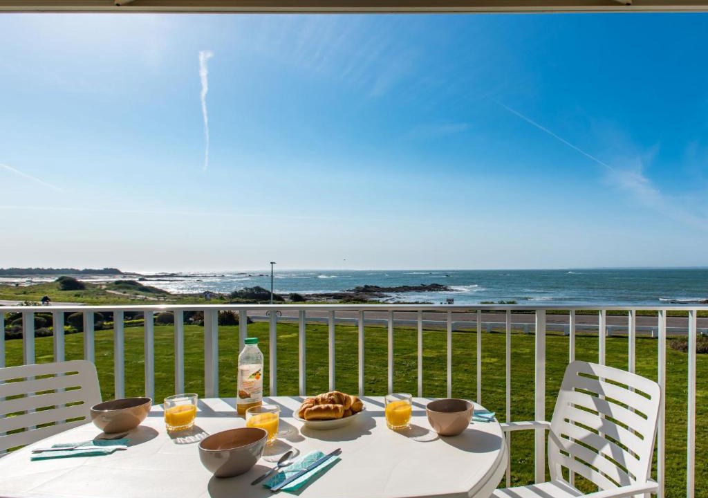 Quiberon Apartment | Studio Les Trois Iles-2 by Interhome