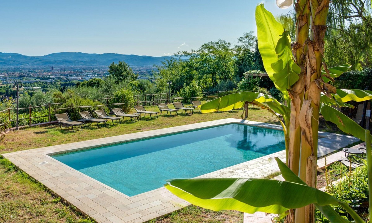 San Martino alla Palma Apartment | Studio 'Libeccio' with Shared Pool, Wi-Fi and Air Conditioning