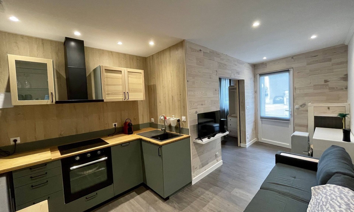 Lons-le-Saunier Apartment | STUDIO LILOU