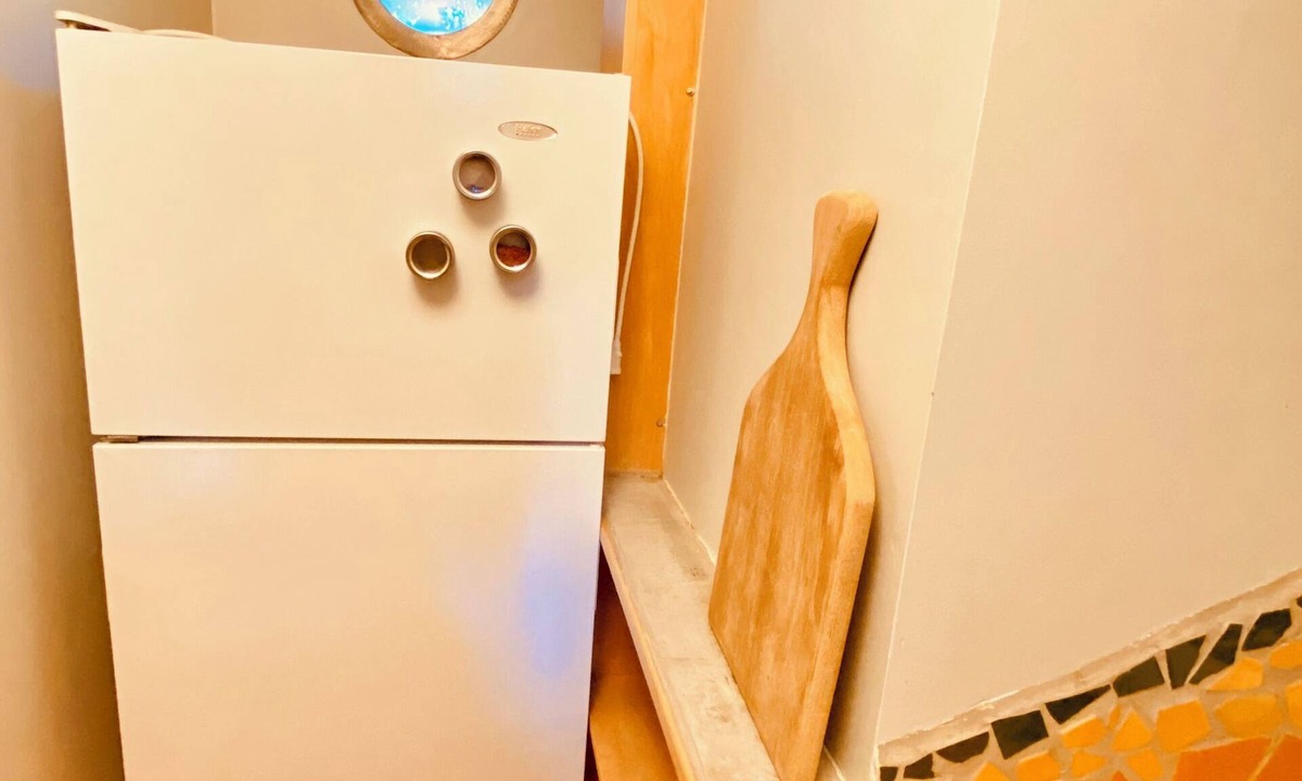 Monkland Village Apartment | Studio located in the Monkland Village area