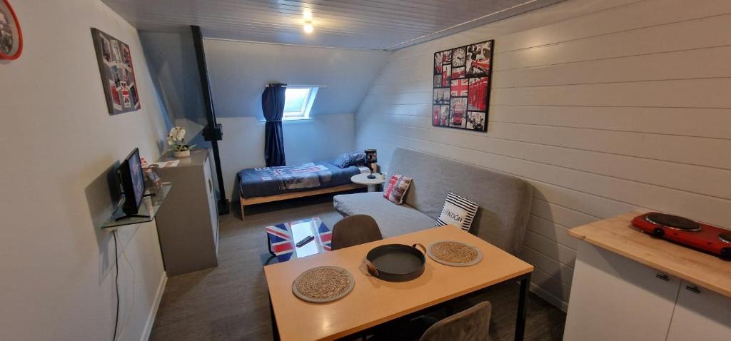 Hazebrouck Apartment | Studio Londres