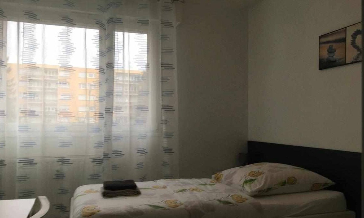 Saint-Louis Apartment | Studio Lora RM 840 E