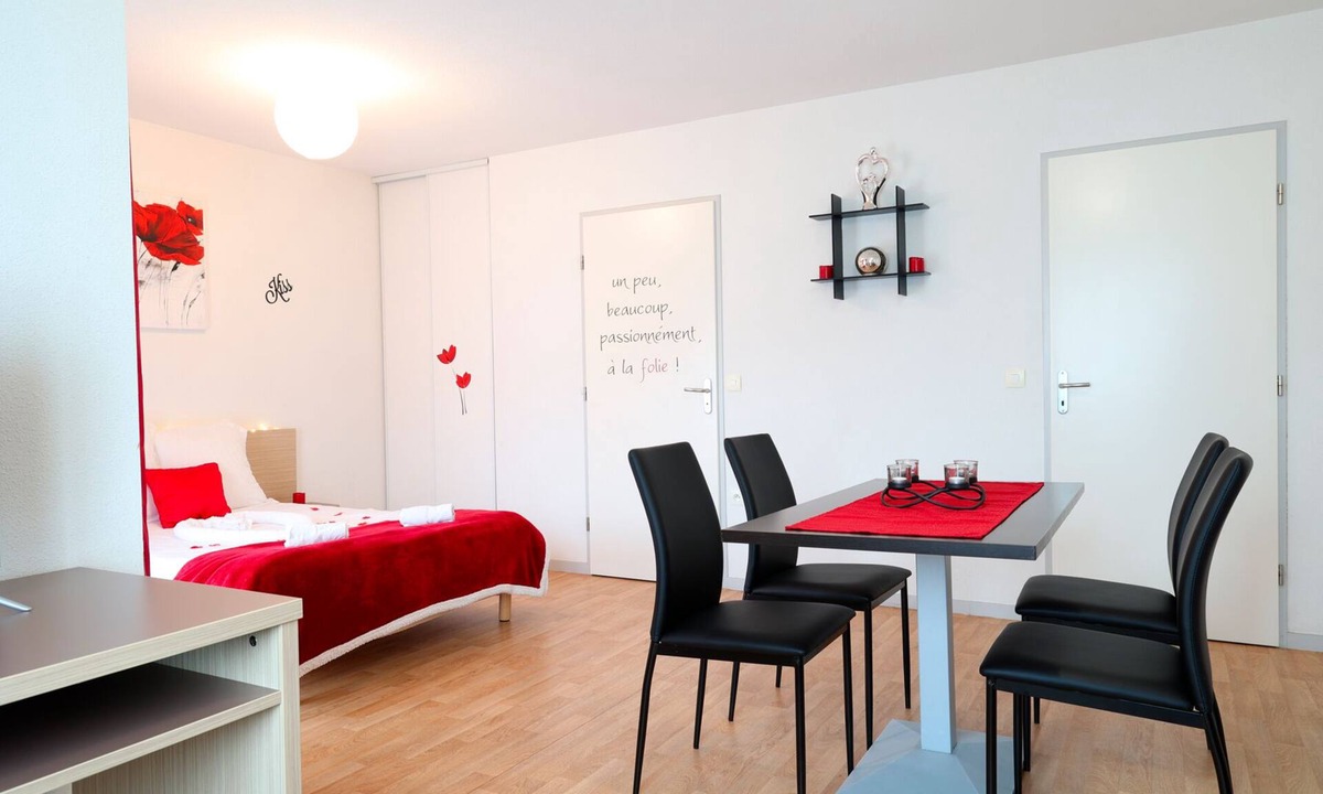 Argenton l'Eglise Apartment | Studio love - Patio Parc Résidence