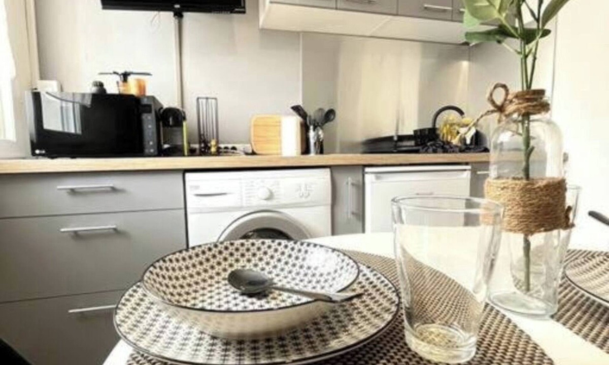 Romans-sur-Isere Apartment | Studio Lumière du Centre - Parking - Romans