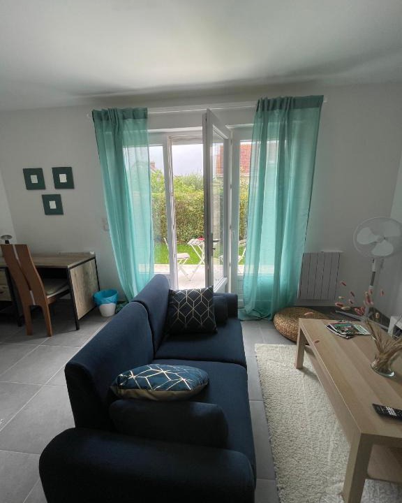 Saint-Etienne-du-Rouvray Apartment | Studio meuble Kenaya 29m2.