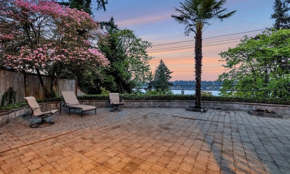 Mercer Island Apartment | Studio Mercer Island Lakeview home