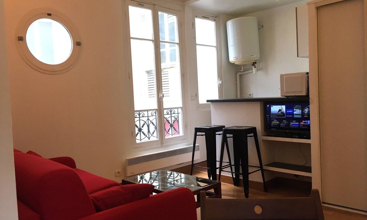 Quartier des Grandes-Carrieres Apartment | Studio Meublé au Pied de Montmartre