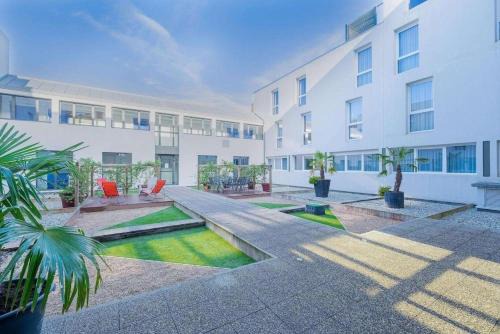 Idron Apartment | Studio meublé avec parking idéalement placé