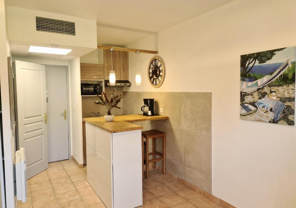 Mouans-Sartoux Apartment | Studio meublé face au golf