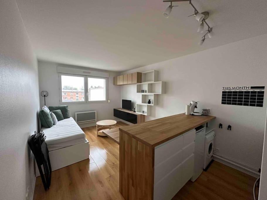 Sainte-Anne - Faubourg Noyon Apartment | Studio meublé